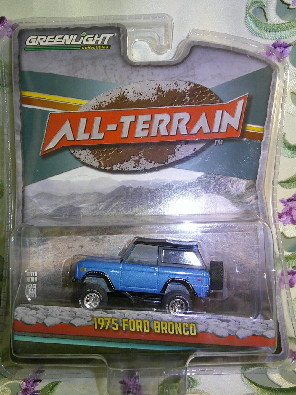 1:64 Greenlight All-Terrain Series 2 Blue 1975 Ford Bronco New in Package Mint